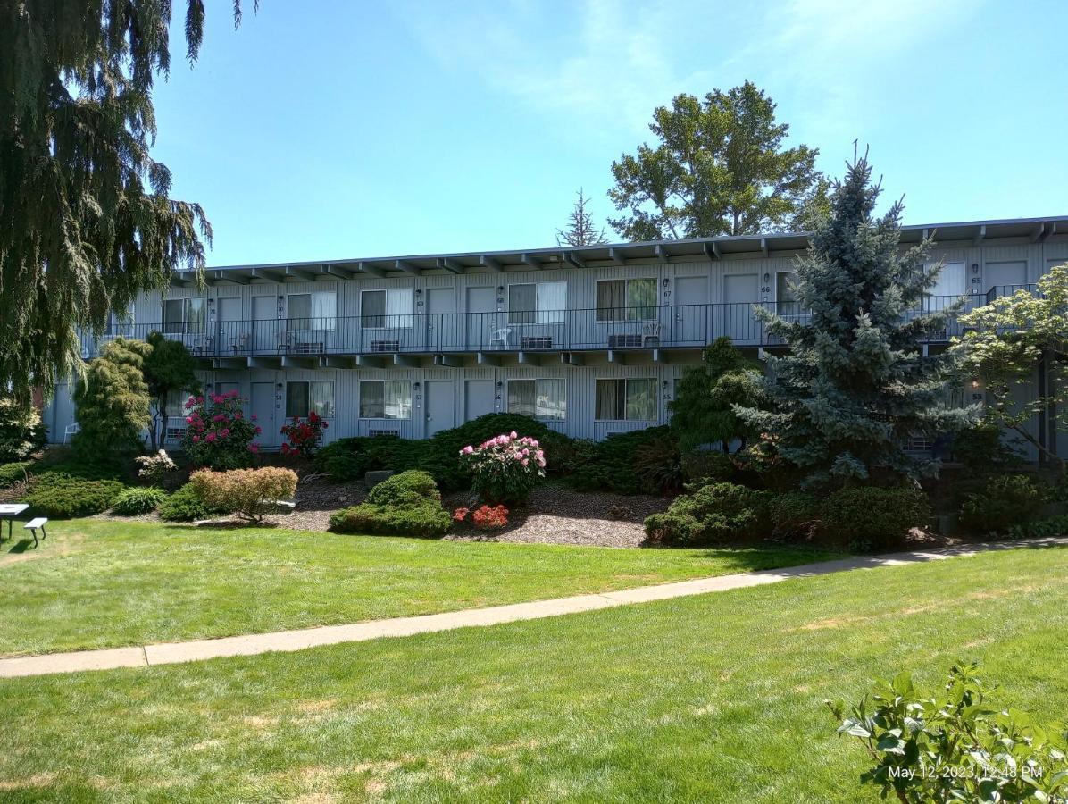 Cocusa Motel Burlington Exterior photo